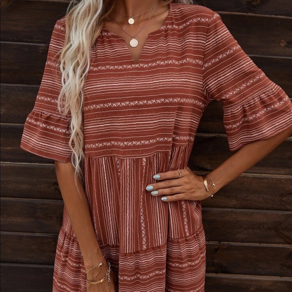 Notched neck flounce sleeve dress - Picture 2 of 5